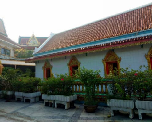 ด้านข้างศาลา วัดช่องลม โดยร้าน Reedthai ด้านข้างศาลา วัดช่องลม โดยร้าน Reedthai