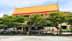 ด้านข้างศาลา วัดโกมุทพุทธรังสี โดยร้าน Reedthai ด้านข้างศาลา วัดโกมุทพุทธรังสี โดยร้าน Reedthai