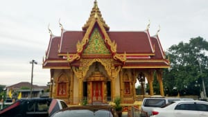ด้านหน้าโบสถ์ วัดเทวสุนทร โดยร้าน Reedthai ด้านหน้าโบสถ์ วัดเทวสุนทร โดยร้าน Reedthai