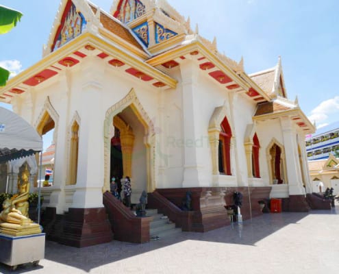 ทางเข้าโบสถ์ วัดไตรมิตร โดยร้าน Reedthai ทางเข้าโบสถ์ วัดไตรมิตร โดยร้าน Reedthai