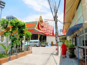 ทางเดิน วัดไผ่ตัน โดยร้าน Reedthai ทางเดิน วัดไผ่ตัน โดยร้าน Reedthai