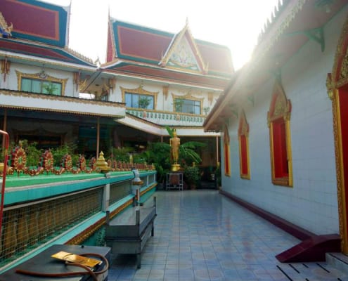 ทางเดินภายในวัด วัดช่องลม โดยร้าน Reedthai ทางเดินภายในวัด วัดช่องลม โดยร้าน Reedthai