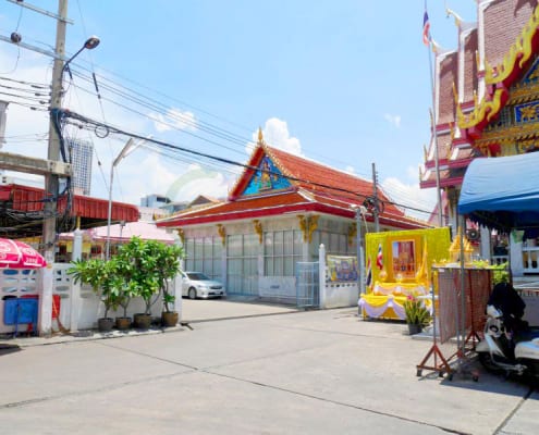 ทางเดินในวัด วัดไผ่ตัน โดยร้าน Reedthai ทางเดินในวัด วัดไผ่ตัน โดยร้าน Reedthai