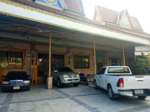 ที่จอดรถ วัดช่องลม โดยร้าน Reedthai ที่จอดรถ วัดช่องลม โดยร้าน Reedthai