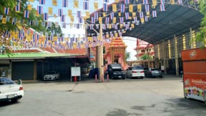 ที่จอดรถ วัดศาลาแดง โดยร้าน Reedthai ที่จอดรถ วัดศาลาแดง โดยร้าน Reedthai