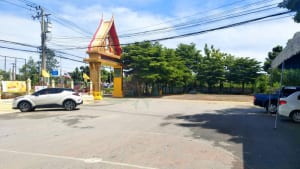 ที่จอดรถ วัดโกมุทพุทธรังสี โดยร้าน Reedthai ที่จอดรถ วัดโกมุทพุทธรังสี โดยร้าน Reedthai