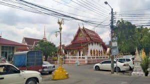 รอบ ๆ วัด วัดน้อยนางหงษ์ โดยร้าน Reedthai รอบ ๆ วัด วัดน้อยนางหงษ์ โดยร้าน Reedthai