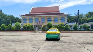 ลานด้านหน้า วัดไพชยนต์พลเสพย์ โดยร้าน Reedthai ลานด้านหน้า วัดไพชยนต์พลเสพย์ โดยร้าน Reedthai