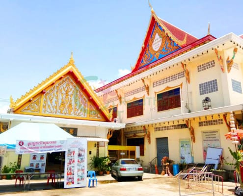 ด้านหน้าศาลา วัดไผ่เงิน โดยร้าน Reedthai ด้านหน้าศาลา วัดไผ่เงิน โดยร้าน Reedthai