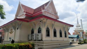 ด้านหลังศาลา วัดราษฎร์บำรุง โดยร้าน Reedthai ด้านหลังศาลา วัดราษฎร์บำรุง โดยร้าน Reedthai