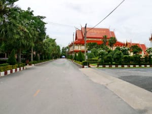 ถนนเข้าวัด วัดธัญญะผล โดยร้าน Reedthai ถนนเข้าวัด วัดธัญญะผล โดยร้าน Reedthai