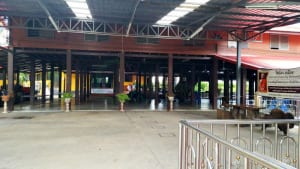 ทางขึ้นศาลา วัดไผ่เหลือง โดยร้าน Reedthai ทางขึ้นศาลา วัดไผ่เหลือง โดยร้าน Reedthai