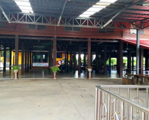 ทางขึ้นศาลา วัดไผ่เหลือง โดยร้าน Reedthai ทางขึ้นศาลา วัดไผ่เหลือง โดยร้าน Reedthai