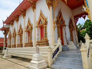 ทางขึ้นโบสถ์ วัดตาล โดยร้าน Reedthai ทางขึ้นโบสถ์ วัดตาล โดยร้าน Reedthai