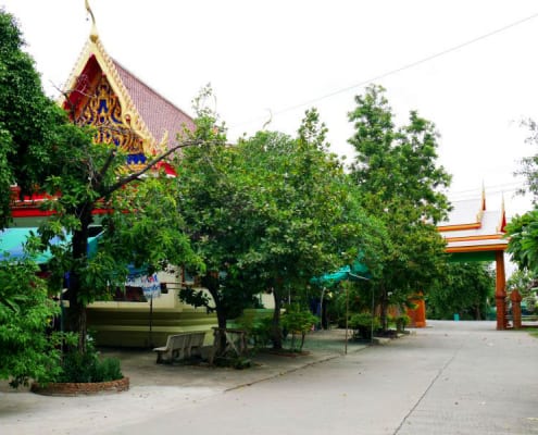 ทางเดินในวัด วัดเชียงรากน้อย โดยร้าน Reedthai ทางเดินในวัด วัดเชียงรากน้อย โดยร้าน Reedthai