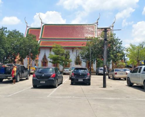ที่จอดรถ วัดส้มเกลี้ยง โดยร้าน Reedthai ที่จอดรถ วัดส้มเกลี้ยง โดยร้าน Reedthai