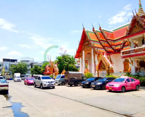 ที่จอดรถ วัดไผ่เงิน โดยร้าน Reedthai ที่จอดรถ วัดไผ่เงิน โดยร้าน Reedthai