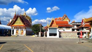 ภาพมุมกว้างภายในวัด วัดละหาร โดยร้าน Reedthai ภาพมุมกว้างภายในวัด วัดละหาร โดยร้าน Reedthai