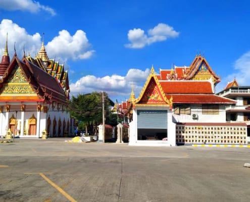 ภาพมุมกว้างภายในวัด วัดละหาร โดยร้าน Reedthai ภาพมุมกว้างภายในวัด วัดละหาร โดยร้าน Reedthai