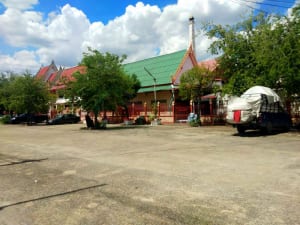 ลานจอดรถ วัดบางแพรกใต้ โดยร้าน Reedthai ลานจอดรถ วัดบางแพรกใต้ โดยร้าน Reedthai