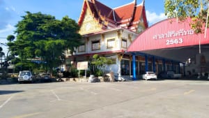 ลานจอดรถ วัดละหาร โดยร้าน Reedthai ลานจอดรถ วัดละหาร โดยร้าน Reedthai