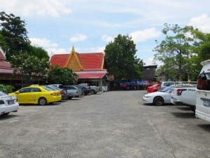 ลานจอดรถ วัดลานนาบุญ โดยร้าน Reedthai ลานจอดรถ วัดลานนาบุญ โดยร้าน Reedthai