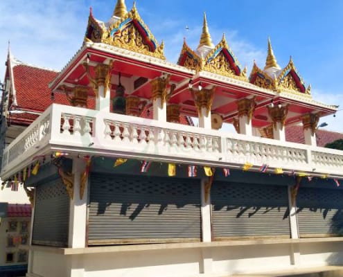 หน้าศาลา วัดละหาร โดยร้าน Reedthai หน้าศาลา วัดละหาร โดยร้าน Reedthai