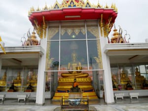 องค์พระใหญ่ วัดเขียนเขต โดยร้าน Reedthai องค์พระใหญ่ วัดเขียนเขต โดยร้าน Reedthai