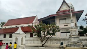 เจดีย์ในวัด วัดเศวตฉัตร โดยร้าน Reedthai เจดีย์ในวัด วัดเศวตฉัตร โดยร้าน Reedthai